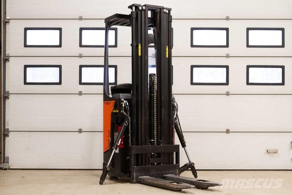 Rocla SST 12 AC Самоходные электроштабелёры