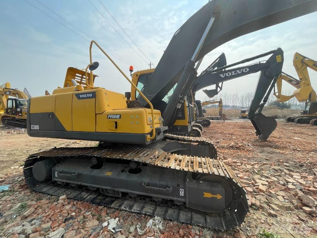 Volvo EC 200 Гусеничные экскаваторы