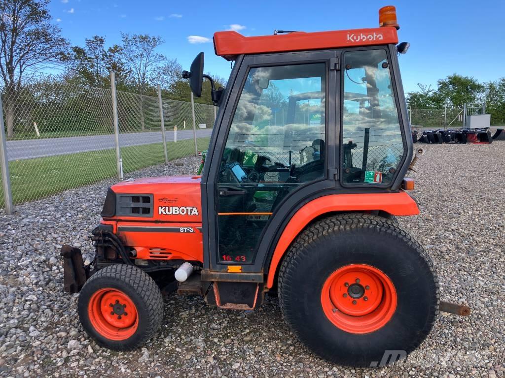 Kubota ST 30 Коммунальные тракторы