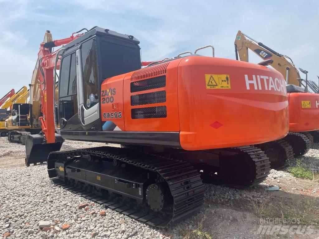 Hitachi ZX 200 Гусеничные экскаваторы