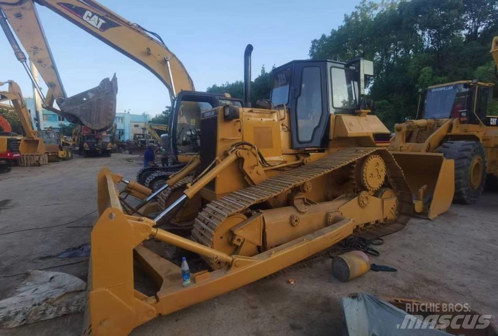 CAT D 6 R Гусеничные бульдозеры