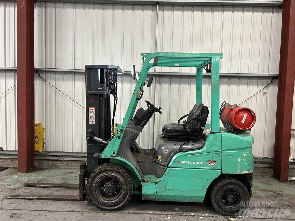 Mitsubishi FG25NT Газовые погрузчики
