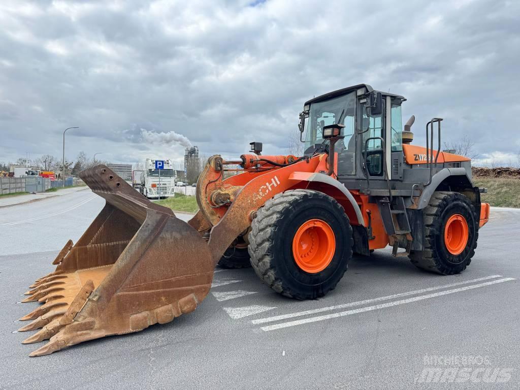 Hitachi ZW 250 Фронтальные погрузчики