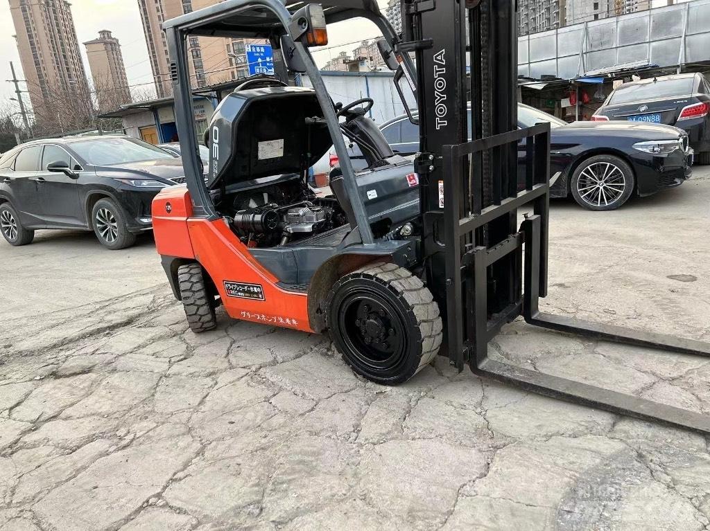 Toyota Toyota8F FD30 Дизельные погрузчики
