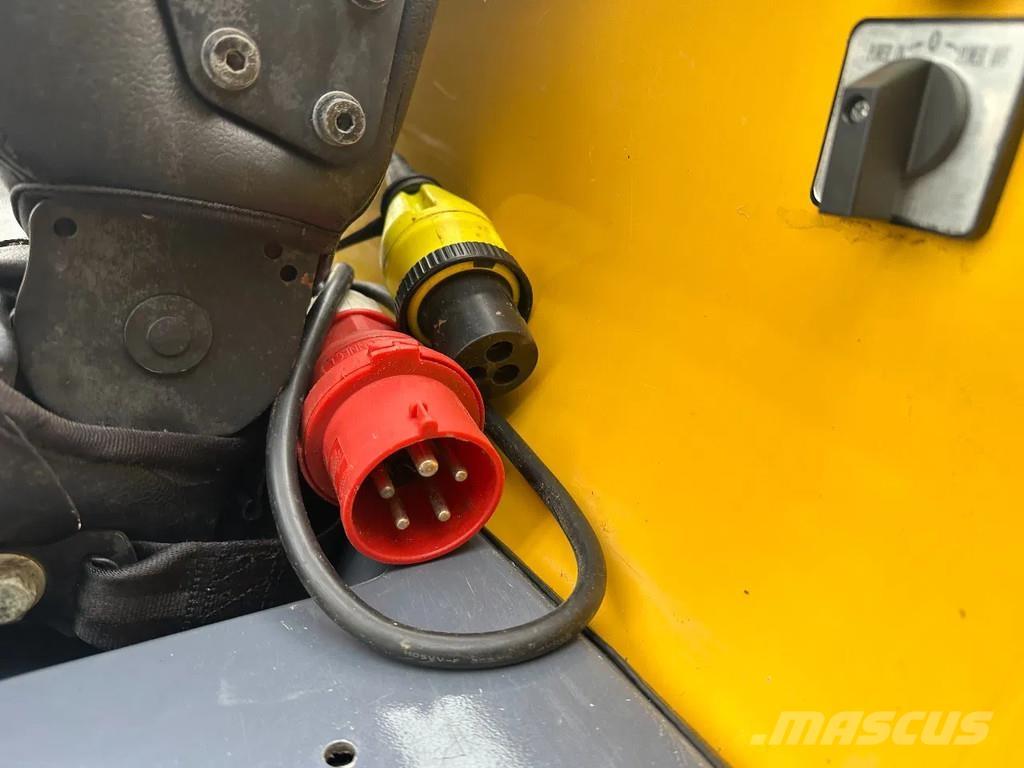 Eurotrac W11-E Фронтальные погрузчики