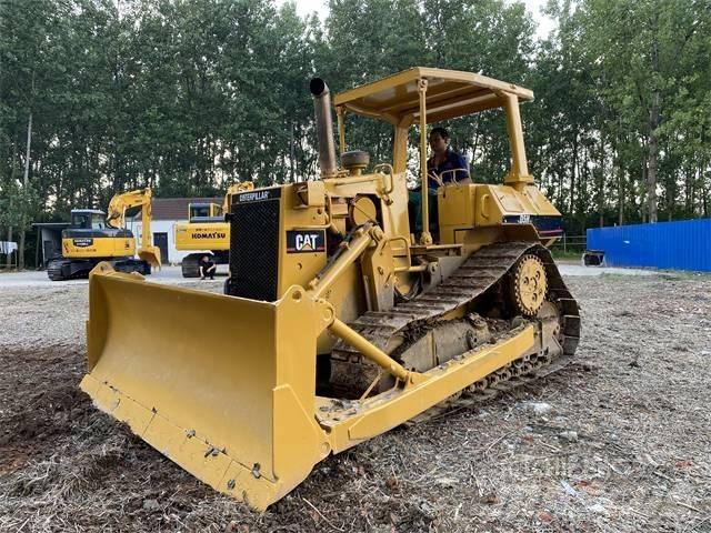 CAT D5G Гусеничные бульдозеры