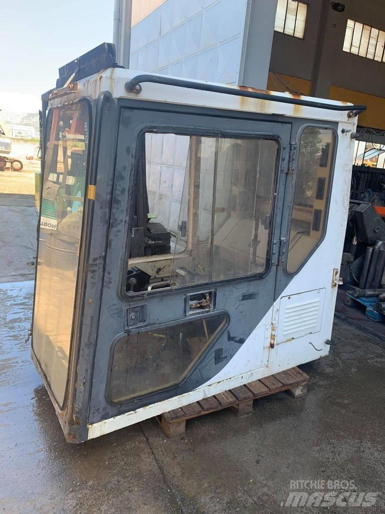 CAT 375 Кабины и интерьер