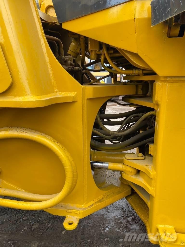 Komatsu WA 470-3 Фронтальные погрузчики