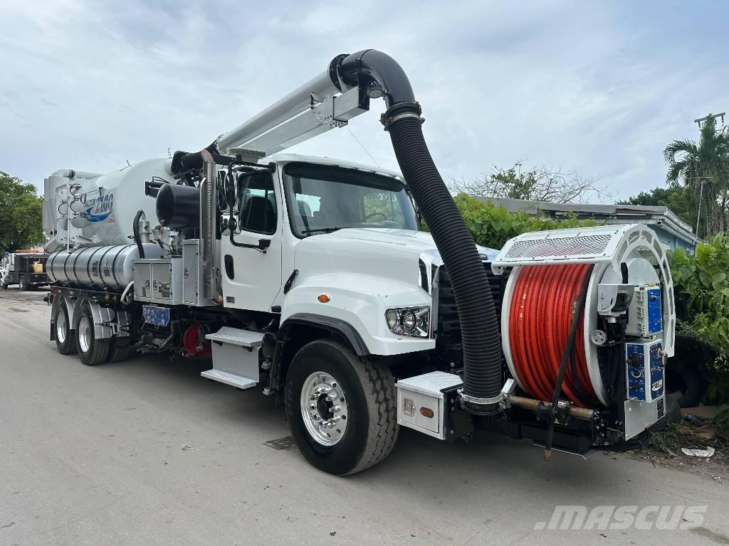 Freightliner 114 SD Ассенизаторские машины