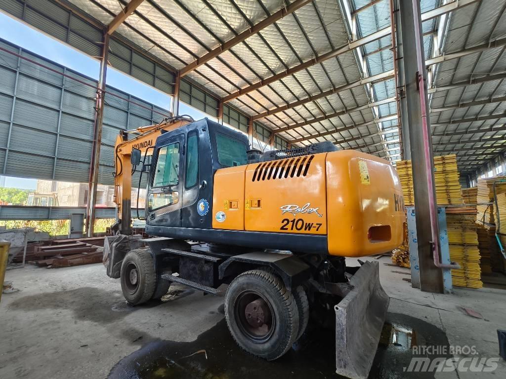 Hyundai R210w-7 Колёсные экскаваторы