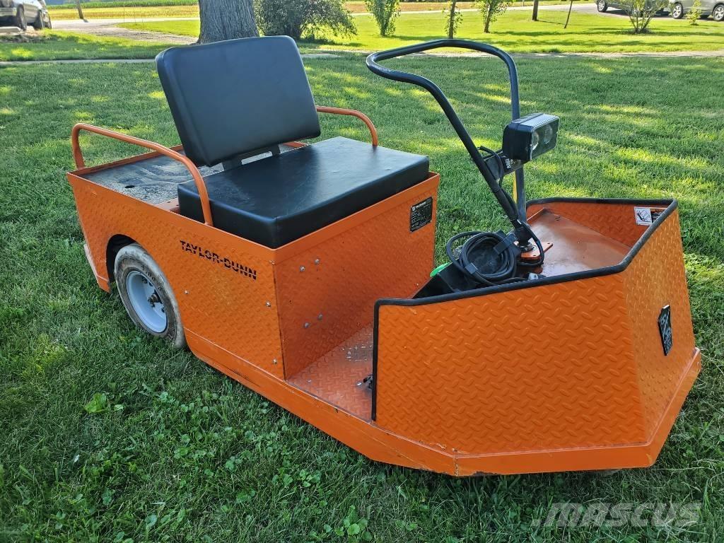 Taylor-Dunn SS536 Складские электротягачи