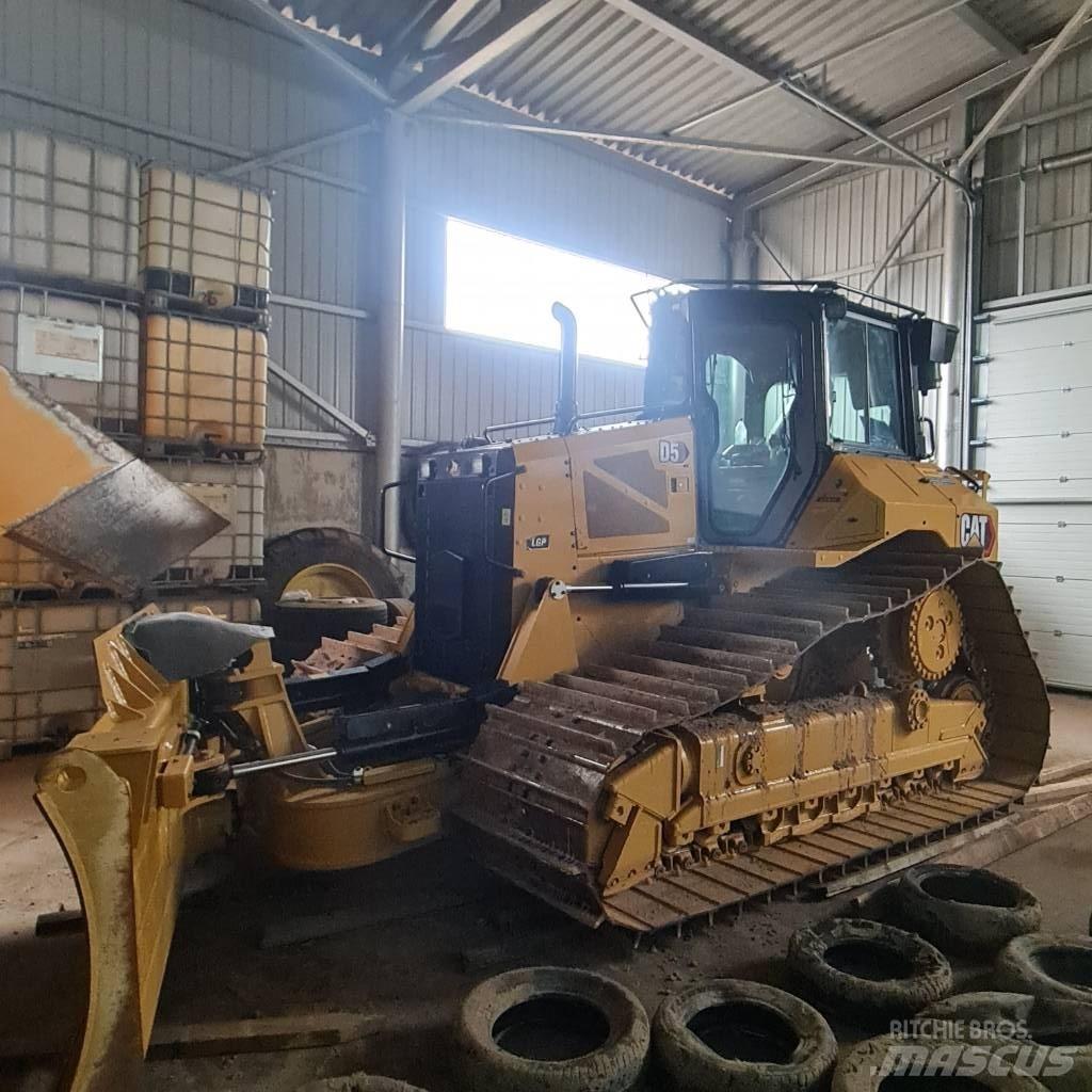 CAT D 5 LGP Гусеничные бульдозеры