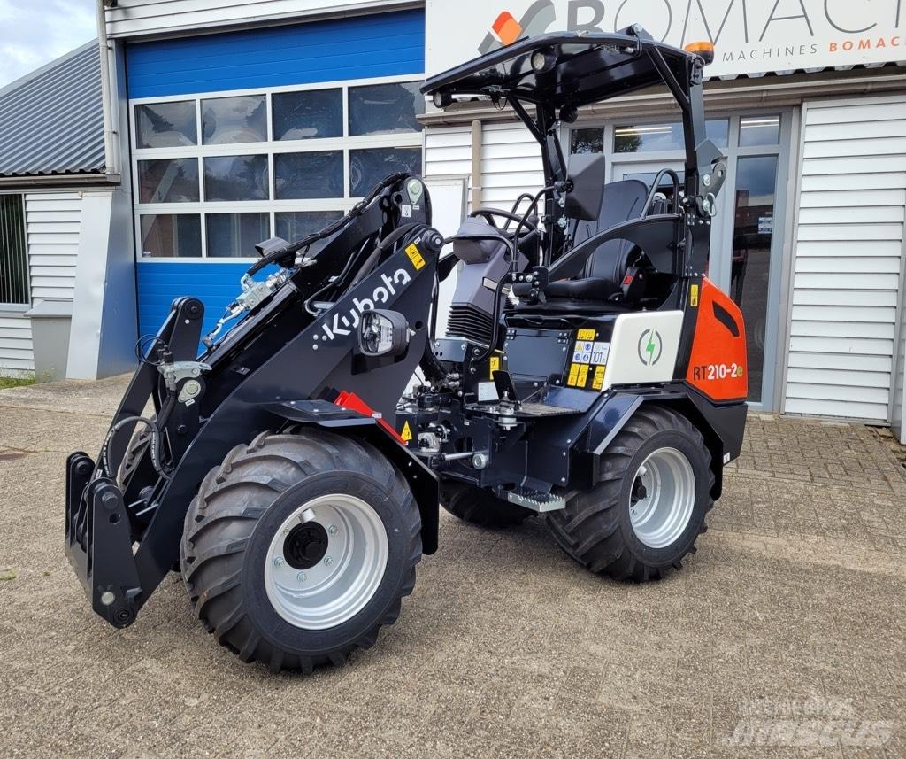 Kubota RT210-2E Фронтальные погрузчики