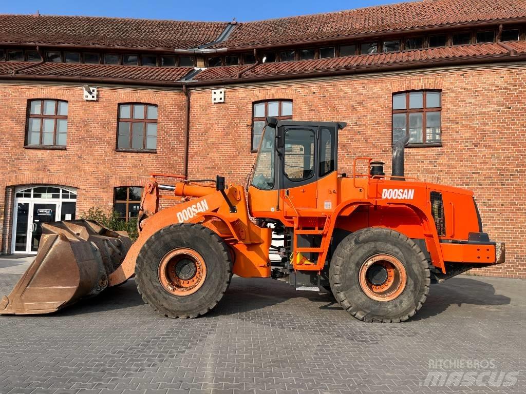 Doosan DL 300 Фронтальные погрузчики