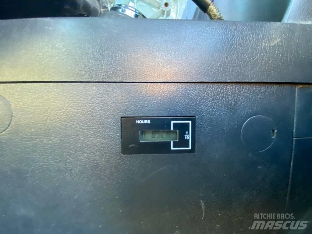 Hyundai HW160 Колёсные экскаваторы