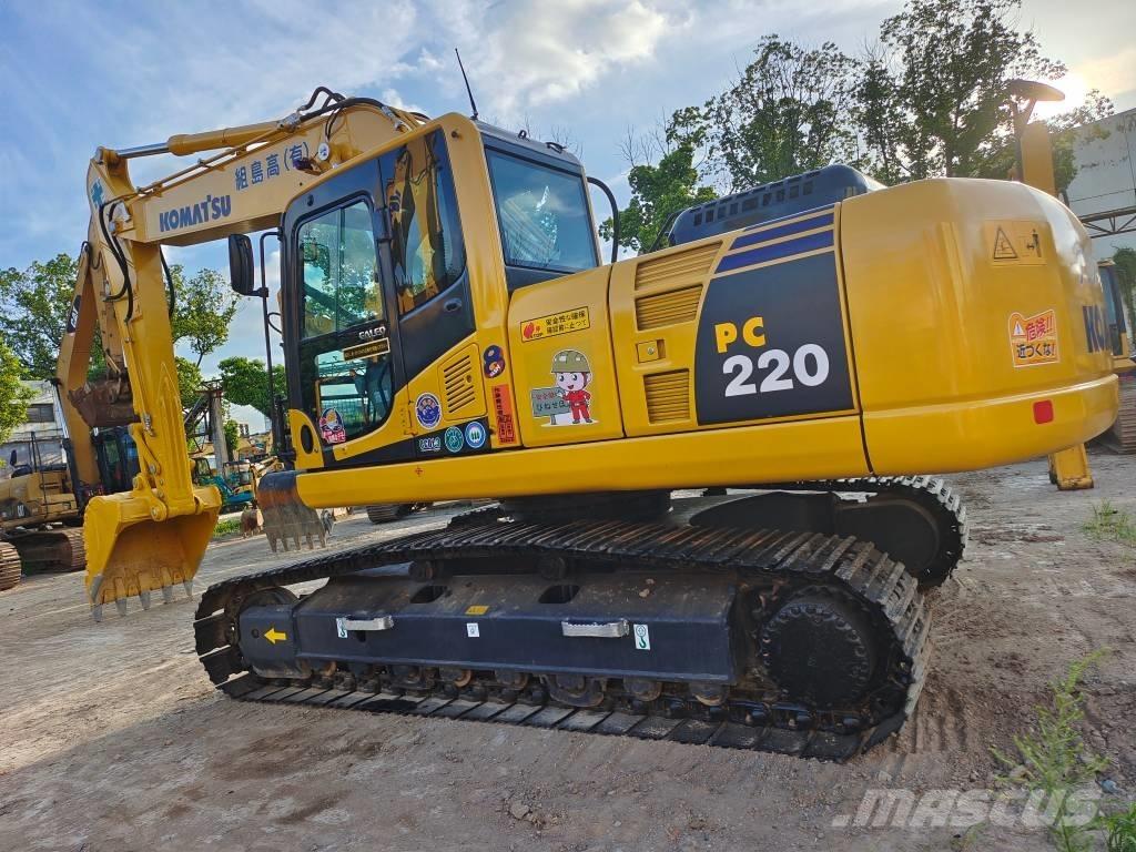 Komatsu PC 220 Гусеничные экскаваторы