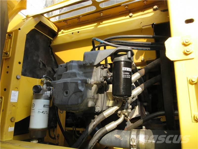 Komatsu PC 220 Гусеничные экскаваторы