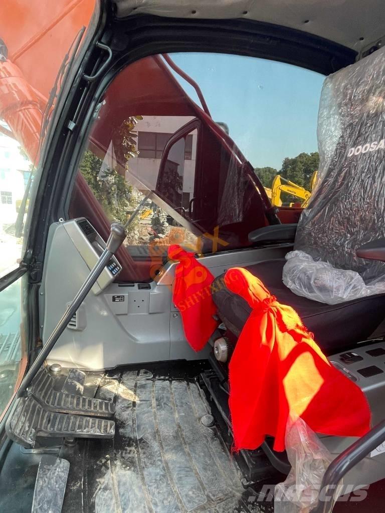 Doosan DX 225 LC Гусеничные экскаваторы