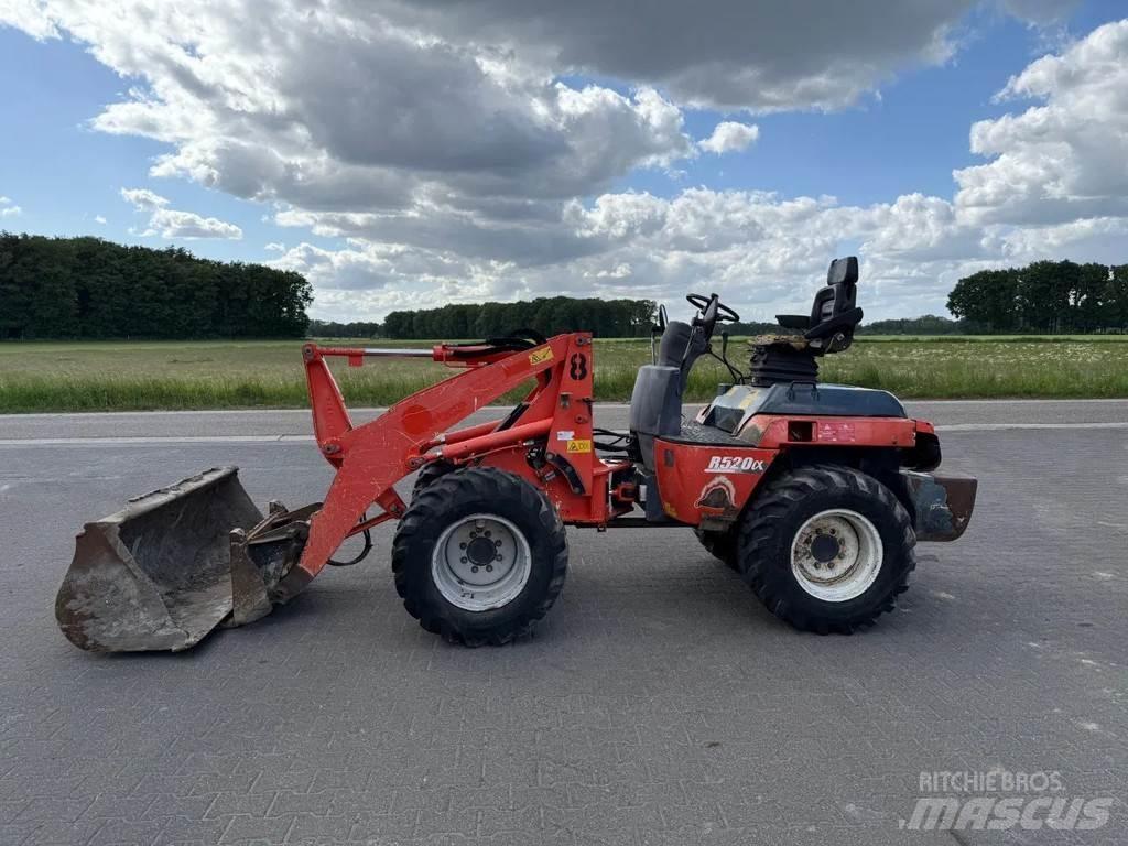 Kubota R520NH Фронтальные погрузчики