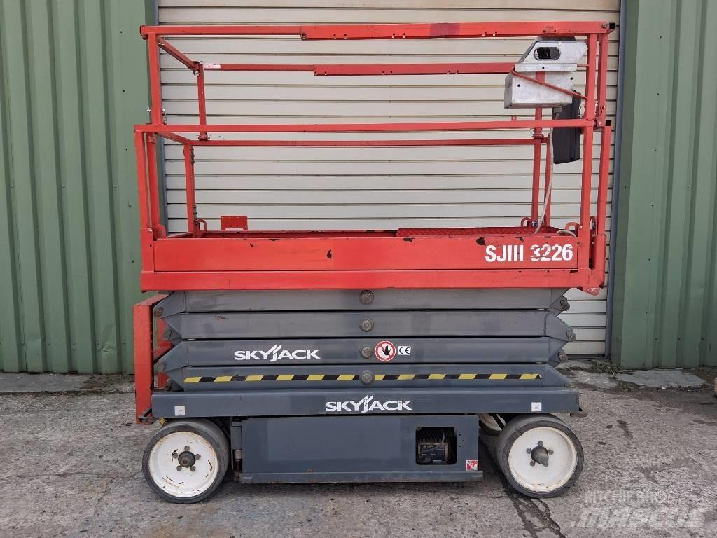 SkyJack SJ III 3226 Ножничные подъемники