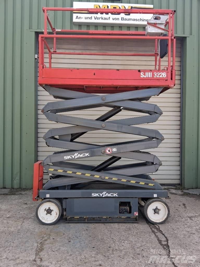 SkyJack SJ III 3226 Ножничные подъемники