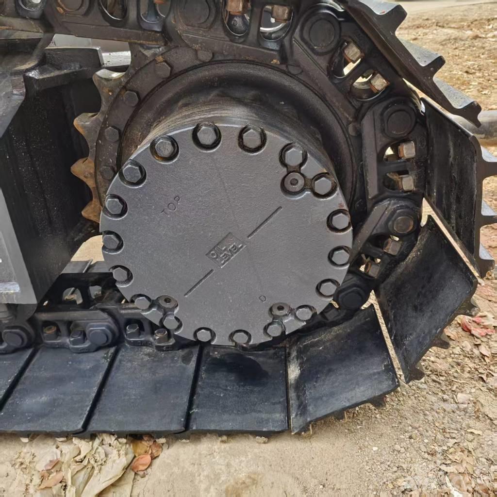 Komatsu PC 200-8 Гусеничные экскаваторы