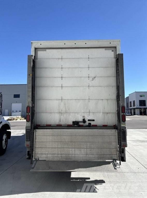 Freightliner M2 Грузовики-Фургоны