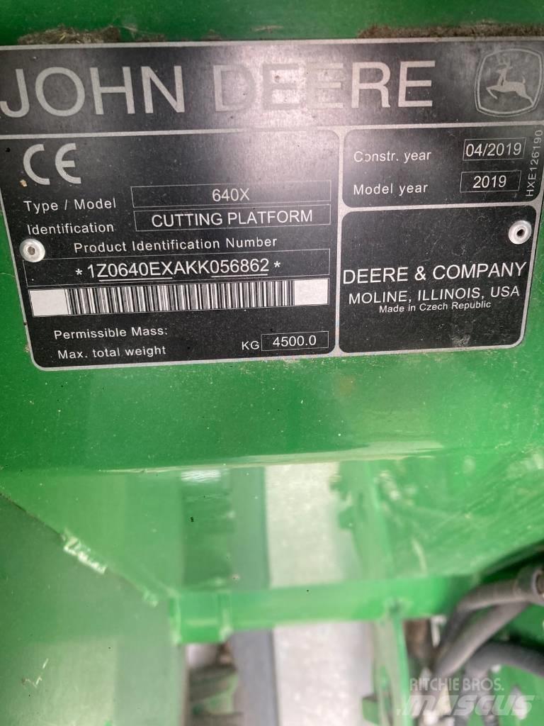 John Deere 640 X Зерноуборочные комбайны