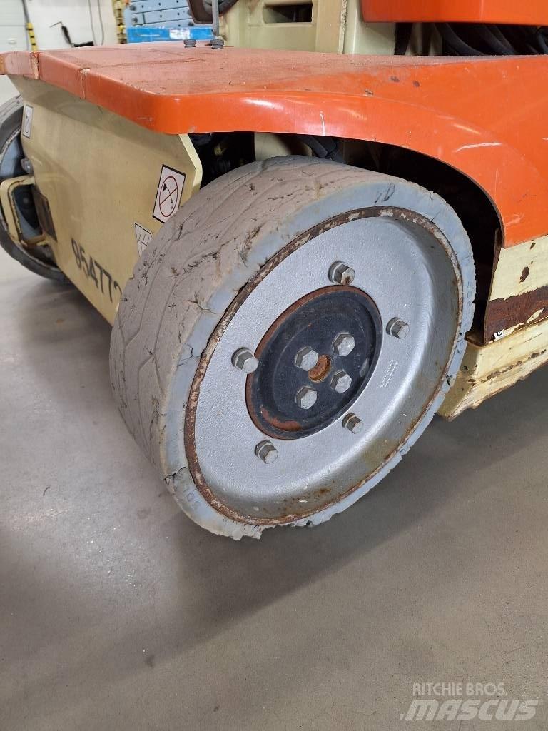 JLG Toucan 10 E Вертикальные мачтовые подъемники