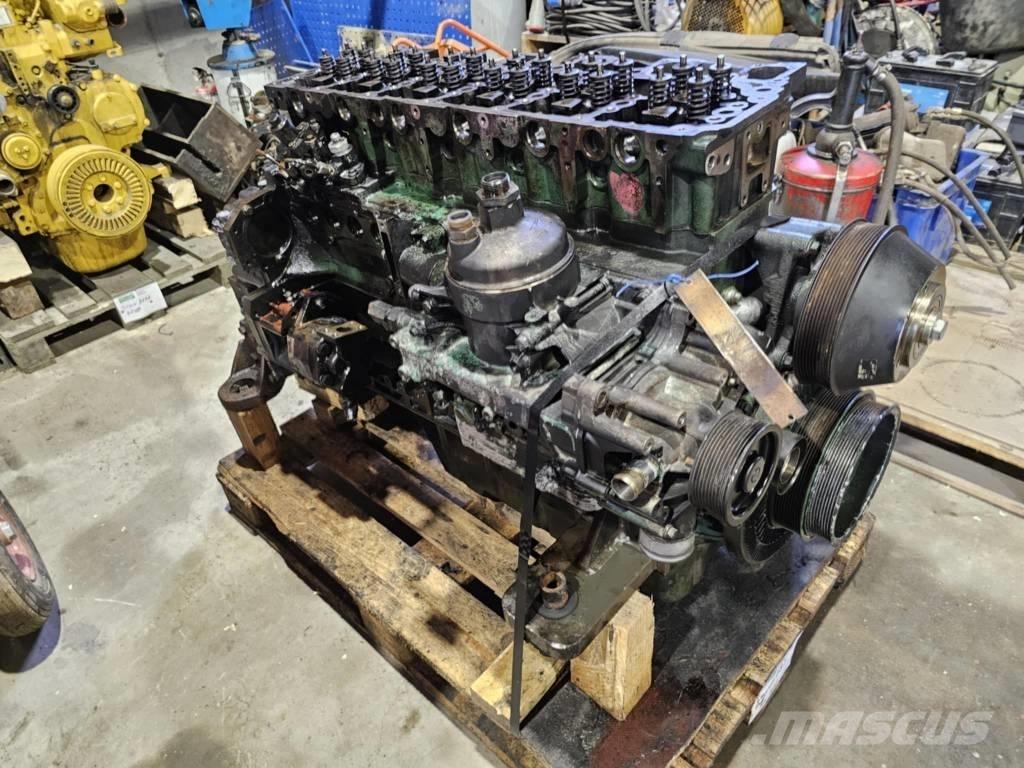 Volvo D8J Двигатели