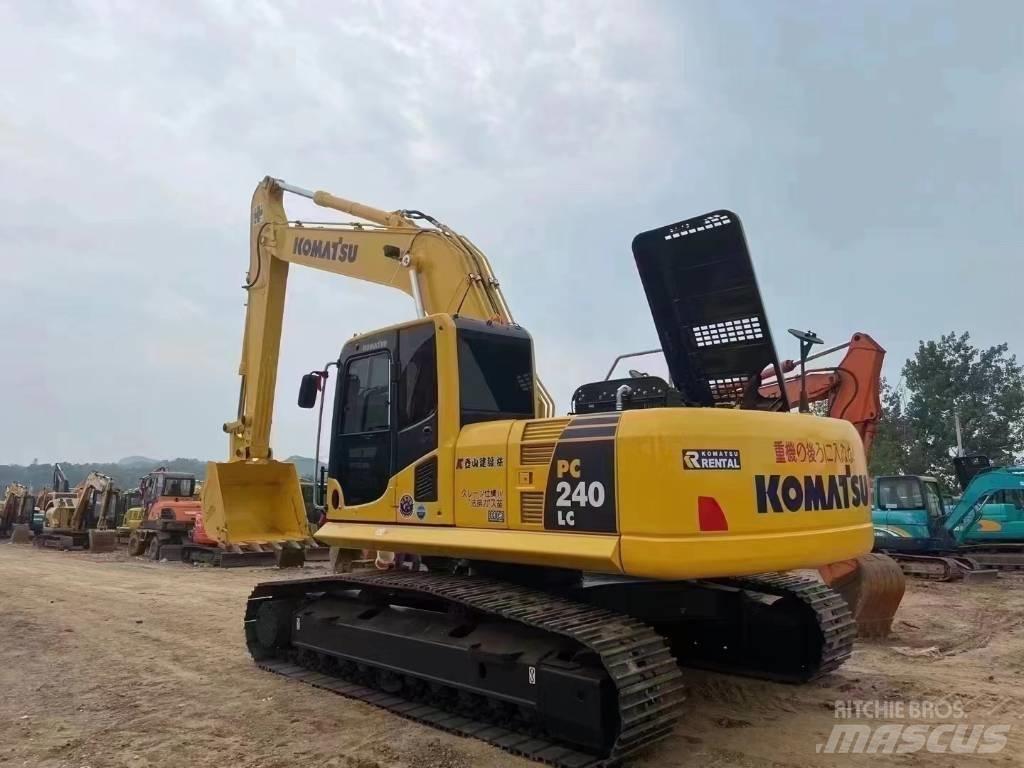Komatsu PC 240 Гусеничные экскаваторы
