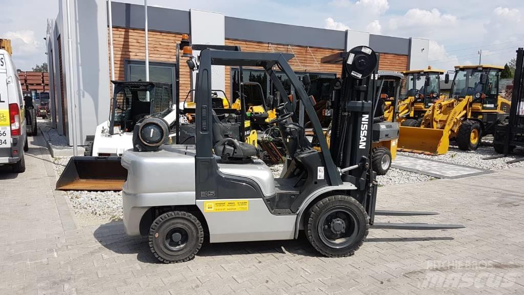 Nissan UGL02A35DU Газовые погрузчики