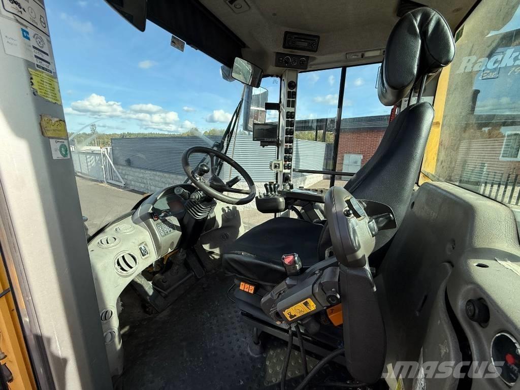 Volvo L 120 F Фронтальные погрузчики