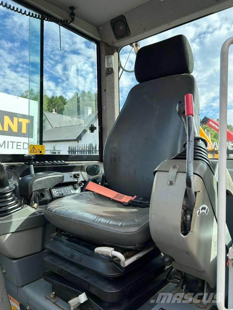 Takeuchi TB 230 Мини-экскаваторы