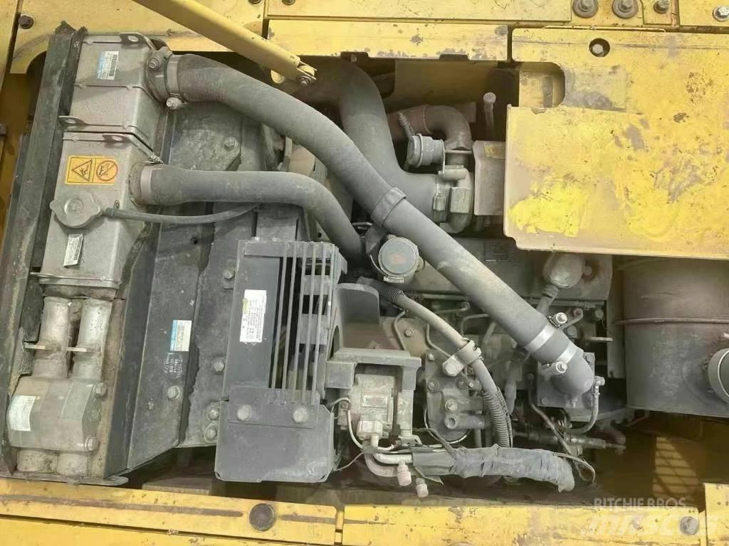 Komatsu PC 130 Гусеничные экскаваторы