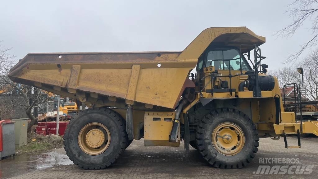 CAT 770 Шарнирно-сочленённые самосвалы