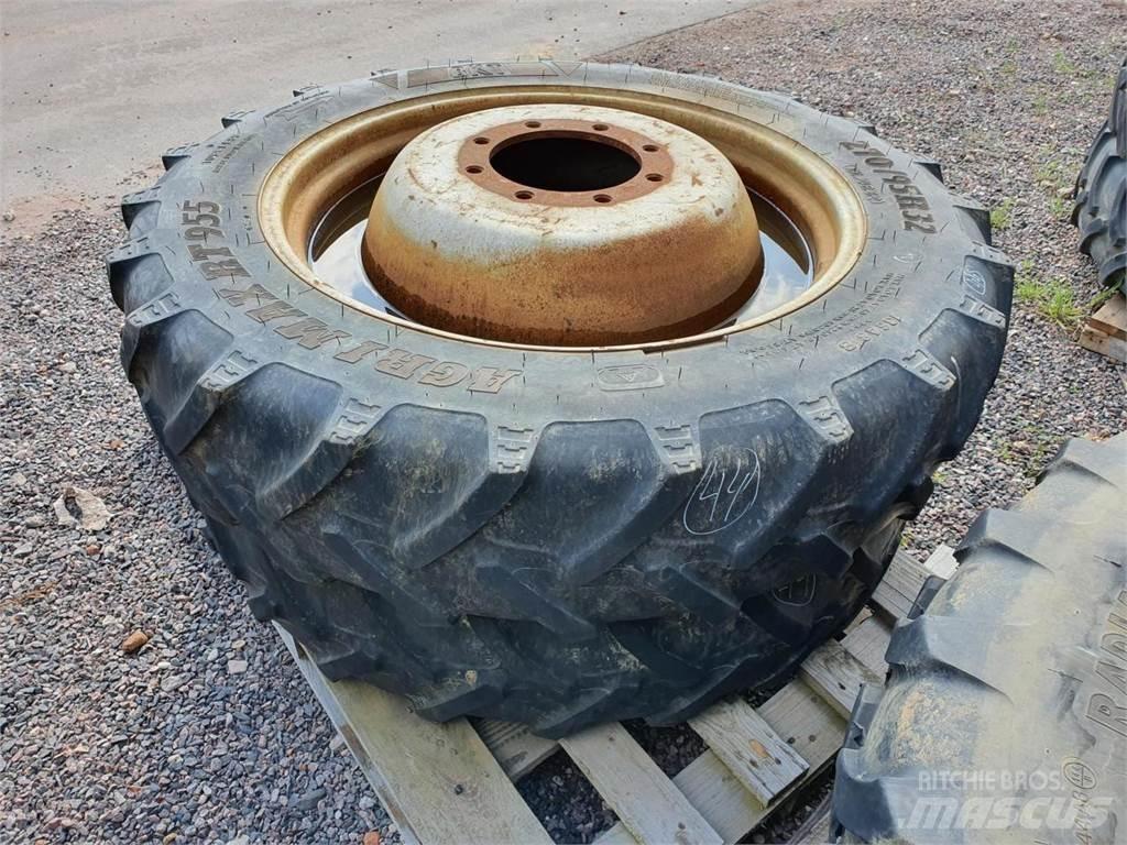 BKT 270/95R32 x2 Шины и колёса
