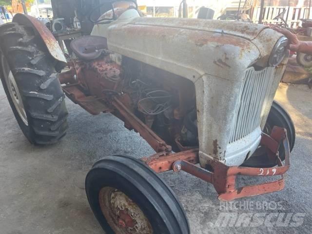 Ford 800 Трактора