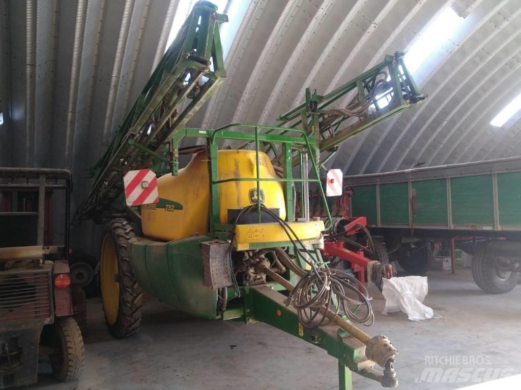 John Deere 732 Прицепные опрыскиватели