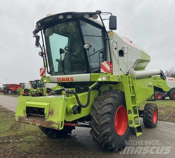 CLAAS AVERO 240 Зерноуборочные комбайны