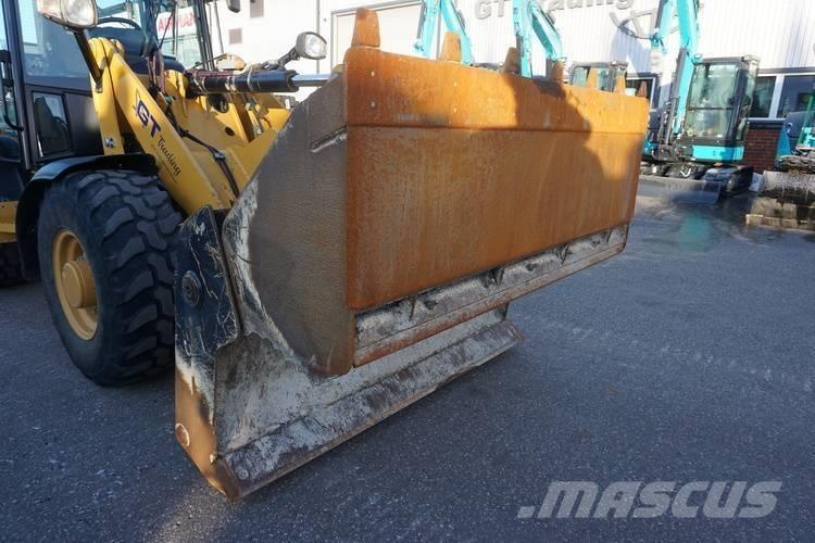 CAT 906 M Фронтальные погрузчики