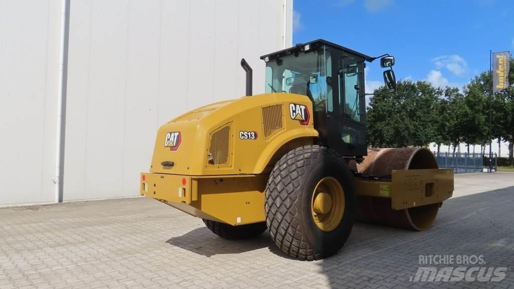 CAT CS13 Грунтовые катки