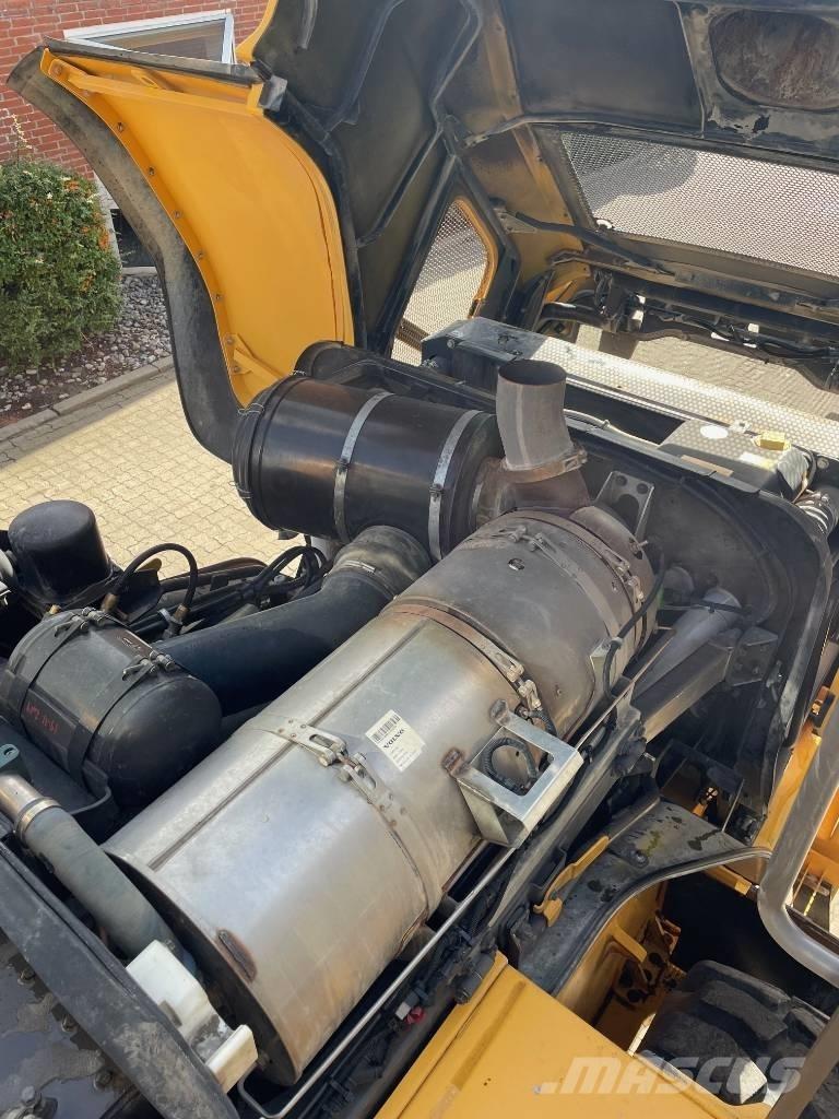 Volvo L220G Фронтальные погрузчики