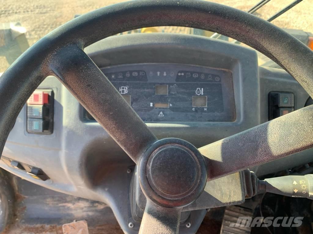 Komatsu WA 90-6 Фронтальные погрузчики