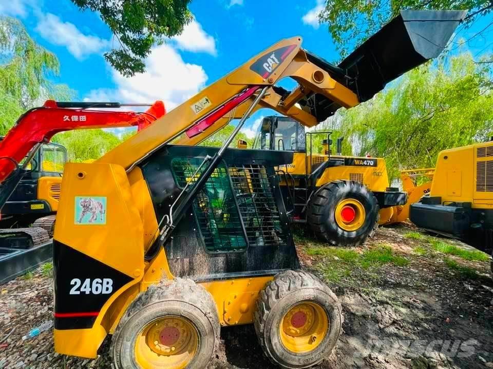CAT 246B Малые погрузчики