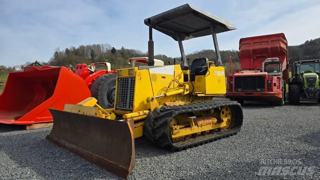 Komatsu D20P-7 Гусеничные бульдозеры
