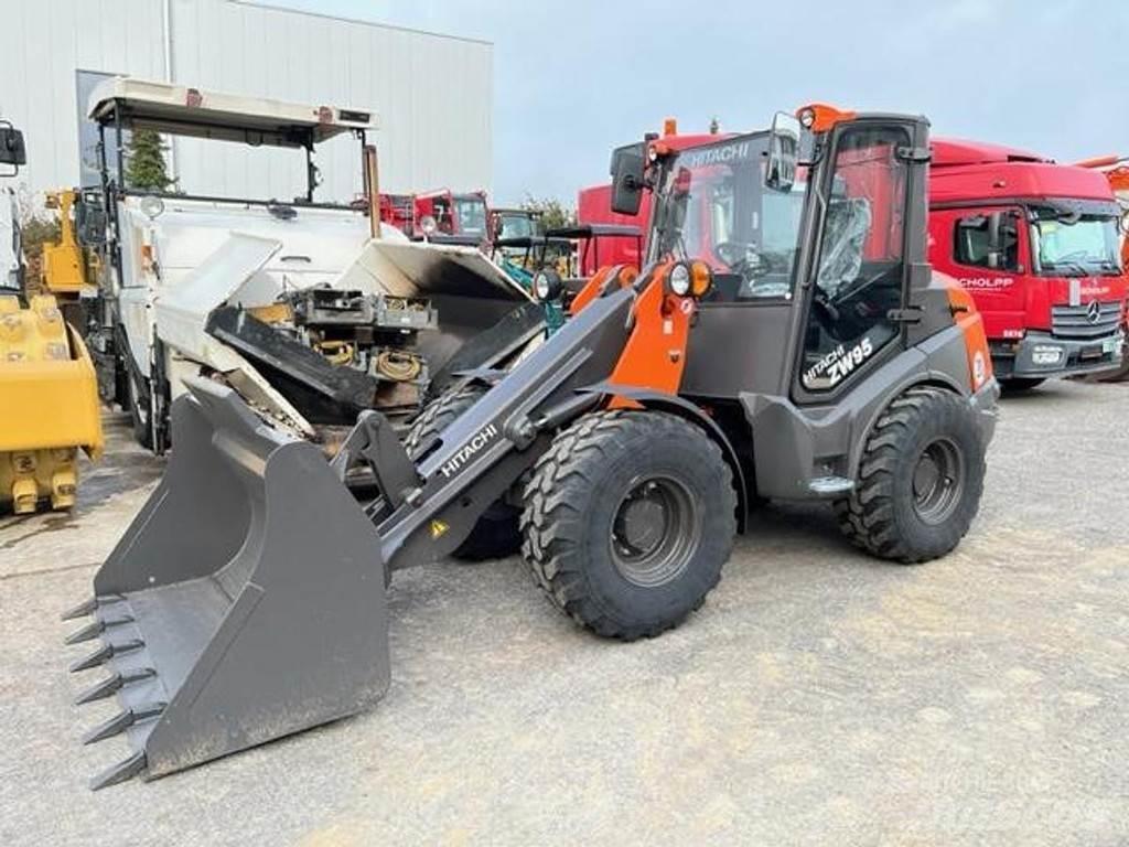 Hitachi ZW95-6C Фронтальные погрузчики