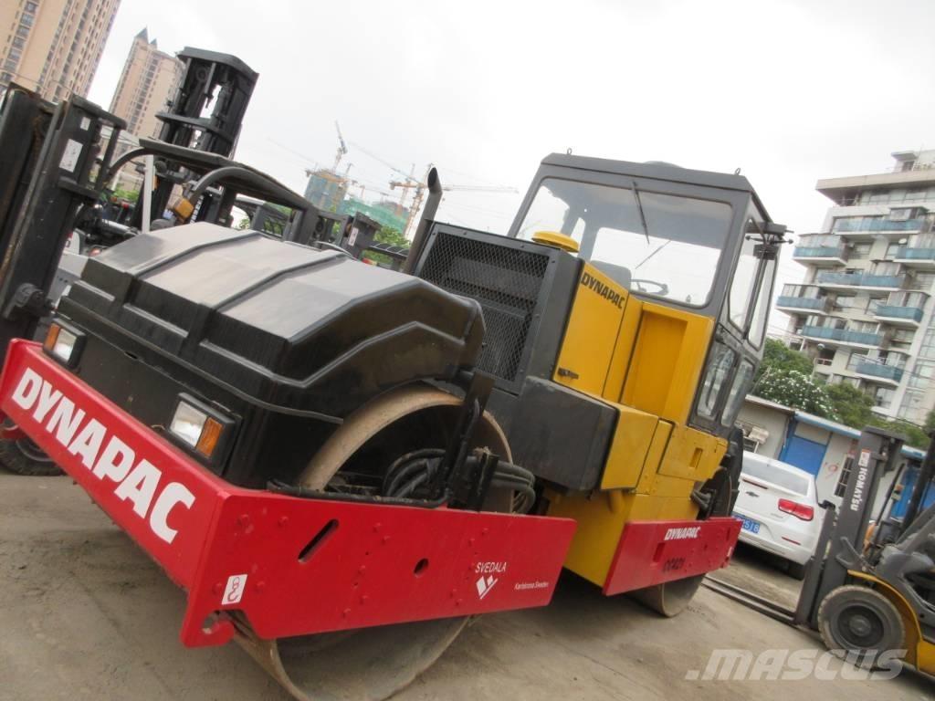 Dynapac CC 421 Катки тротуарные