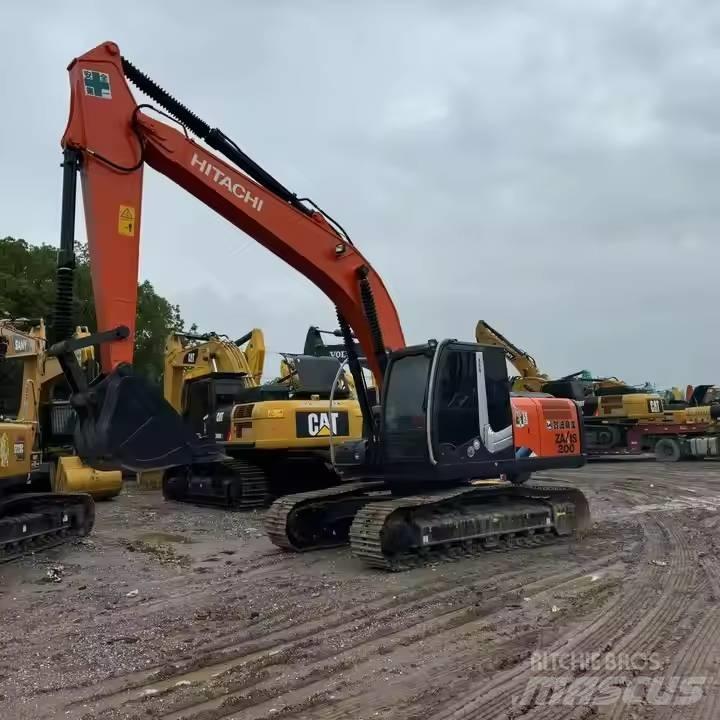 Hitachi ZX200 Гусеничные экскаваторы