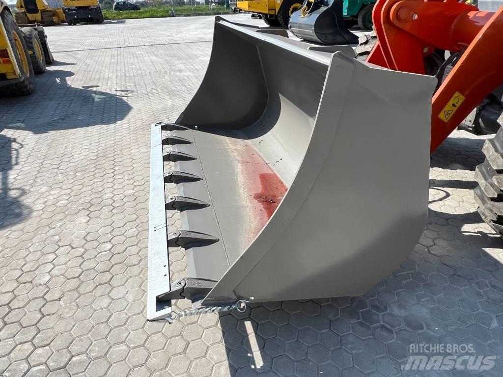 Weycor AR560 Фронтальные погрузчики
